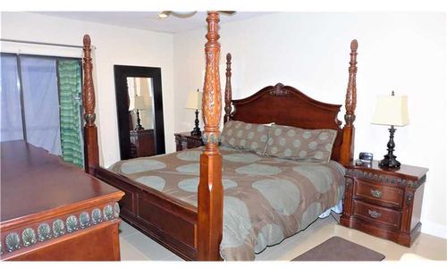 Building Photo - 3952 NW 77th Ave