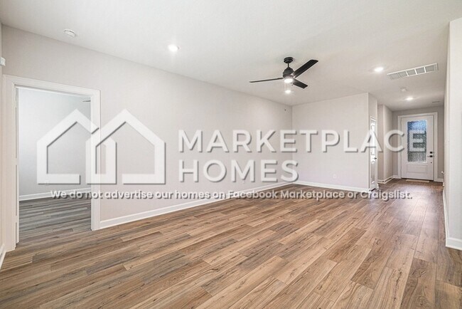 Foto del edificio - 6107 White Spruce Dr