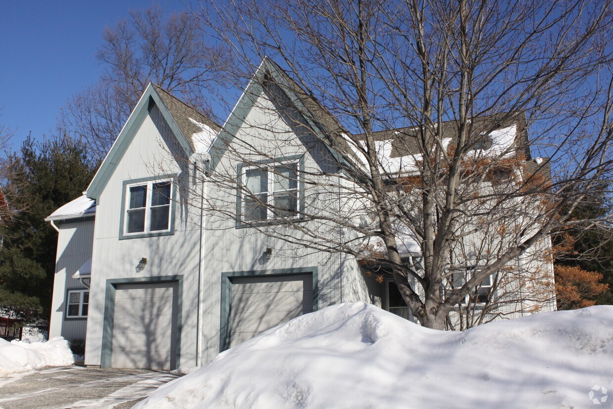 Foto del edificio - 58 Maple Ave