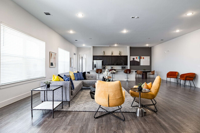 Building Photo - Luxe 2 Bedroom Apartments with Modern Amen...