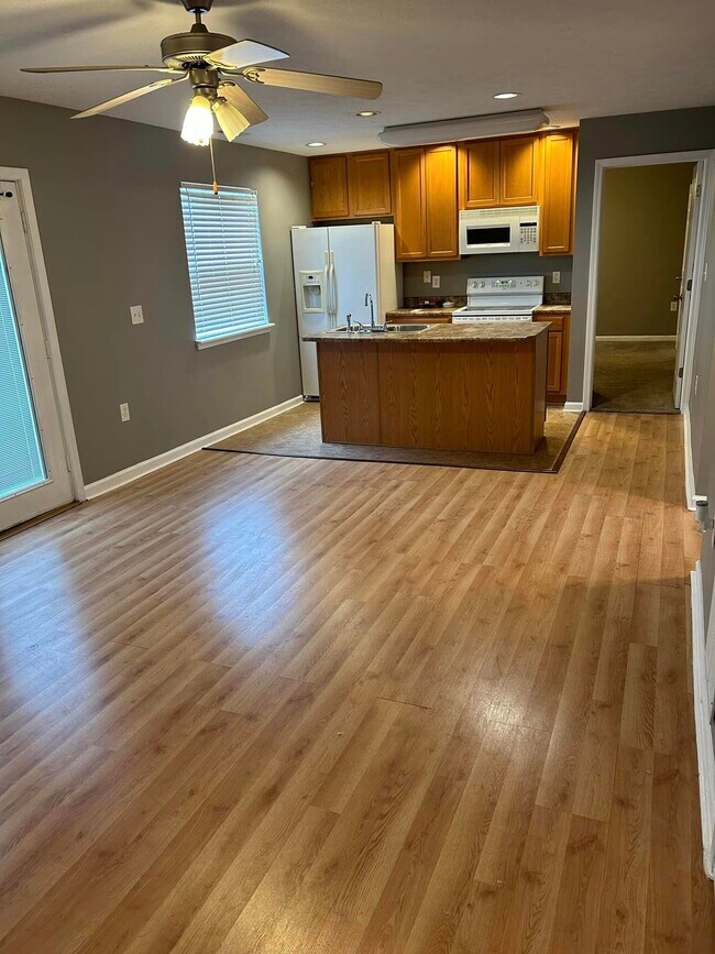 Foto del edificio - 51 Port Robert Dr