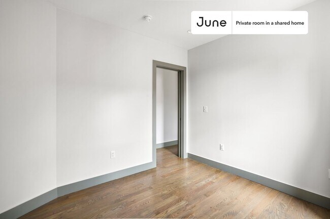 Foto del edificio - Room in Shared 2 bed/1 bath home