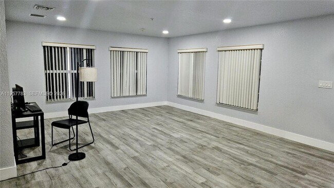 Foto del edificio - 2953 NW 10th Ct