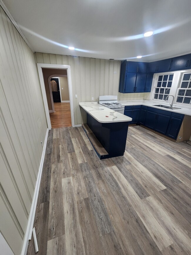 Building Photo - 503 Vermont St