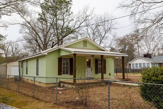 Building Photo - 2 Bedroom Charmer in heart of Columbiana