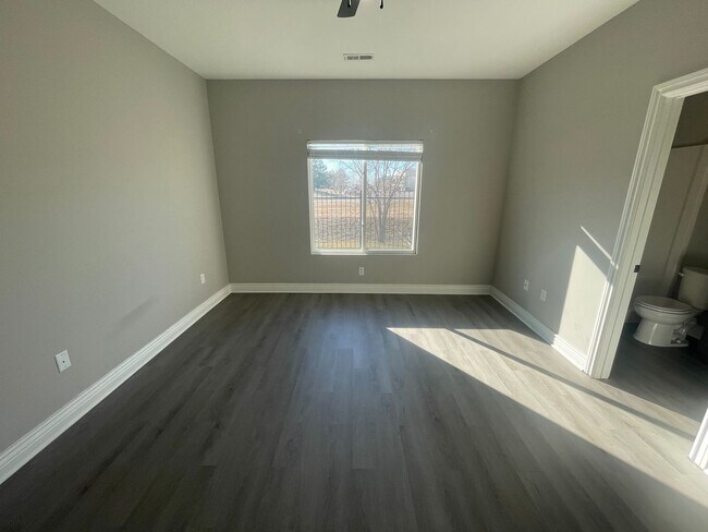 Foto del edificio - 5533/35 N Edwards Cir