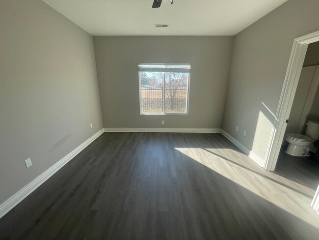Building Photo - 5533/35 N Edwards Cir
