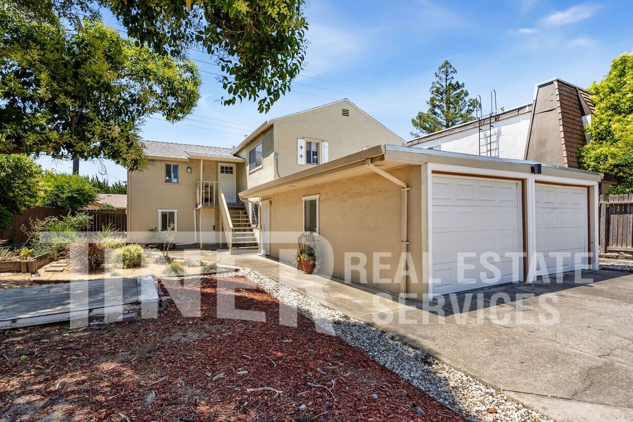 Primary Photo - 2044 20th Ave