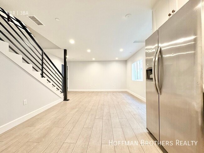 Foto del edificio - 6032 Romaine St