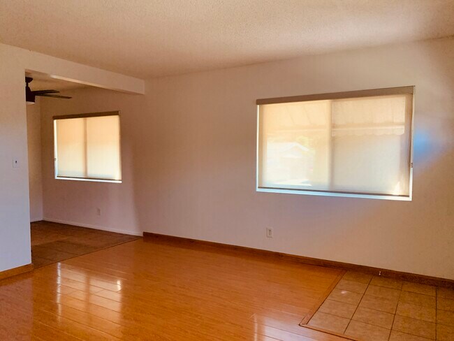 Foto del edificio - 461 E Colorado Ave