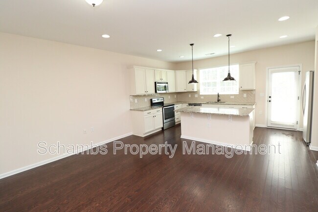 Building Photo - 1405 Regents Ln