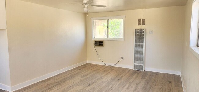 Foto del edificio - 6963 Tamarisk Ave