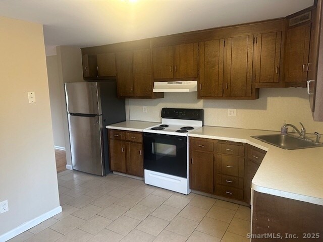 Foto del edificio - 900 S Main St