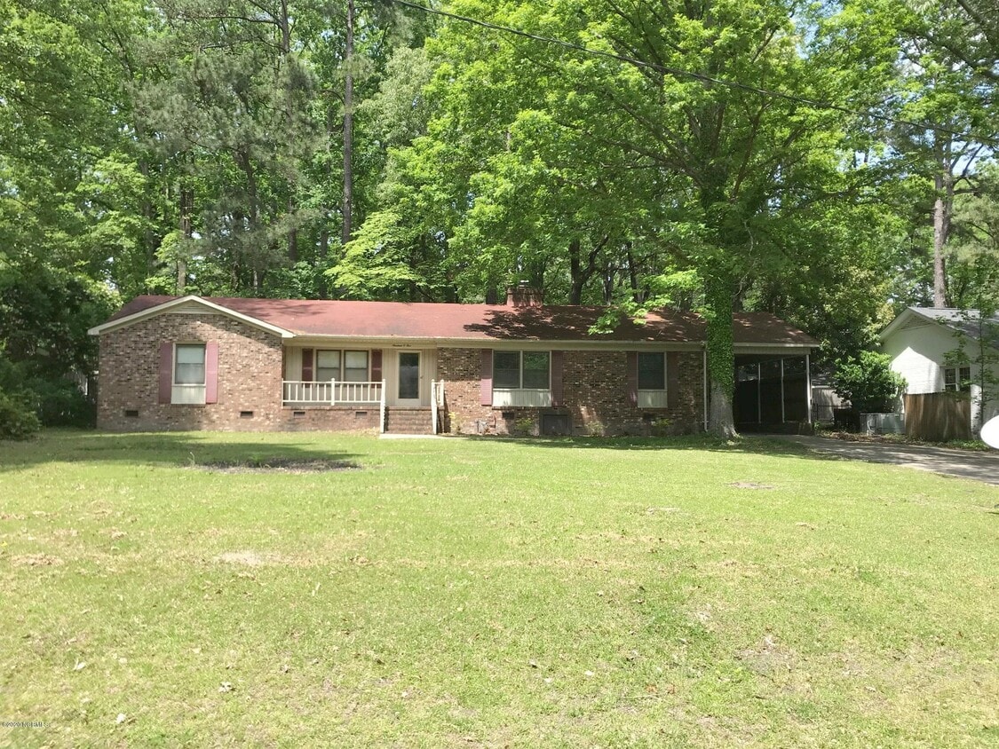Primary Photo - 1905 Forest Hill Dr