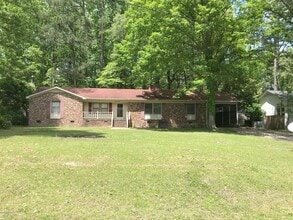 Building Photo - 1905 Forest Hill Dr