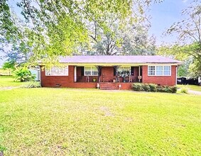 Building Photo - 104 Bowen St