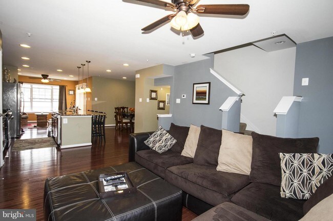 Building Photo - 9327 Master Derby Dr