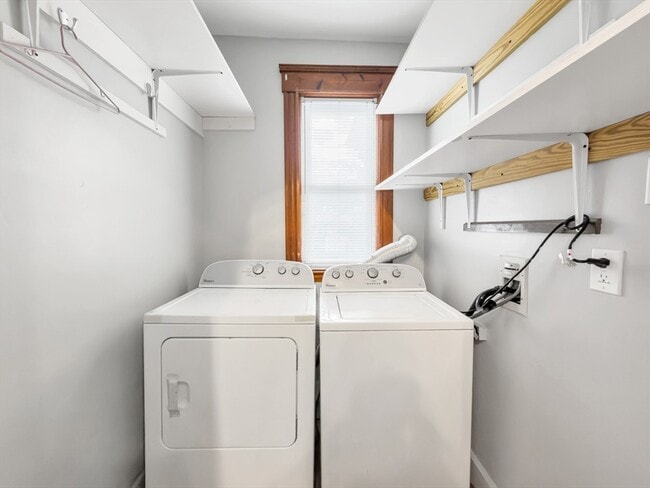 Building Photo - 45 Montvale St