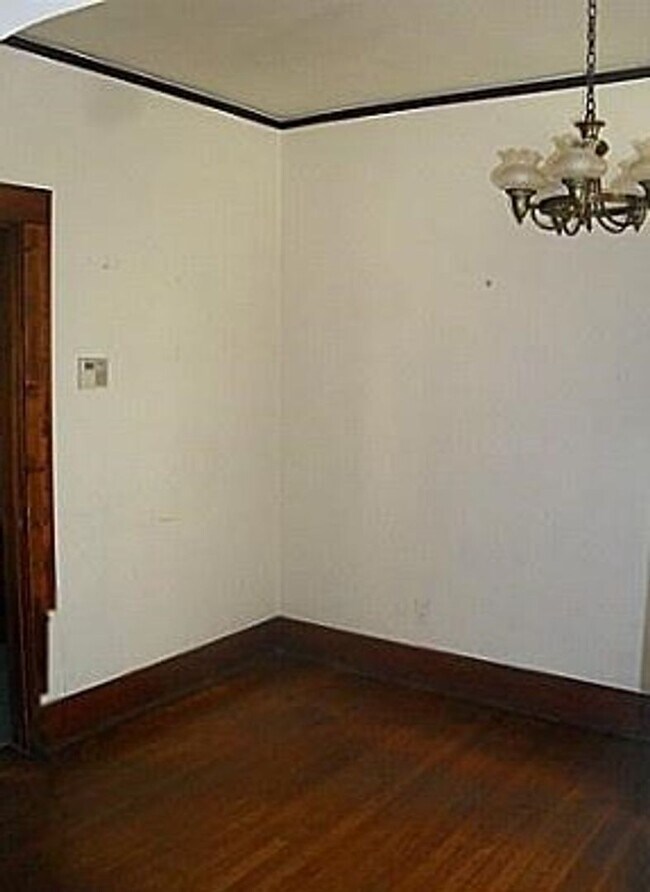 Foto del edificio - 1501 E 33rd St