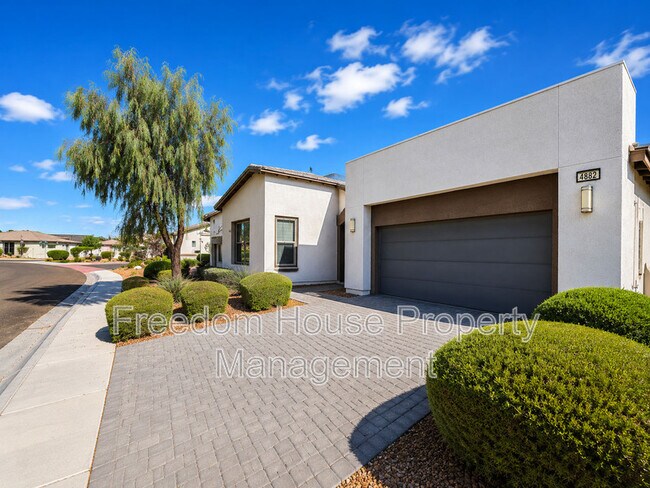 Foto del edificio - 4882 E Beacon Ridge Dr