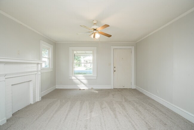Building Photo - 1549 Albright Ave