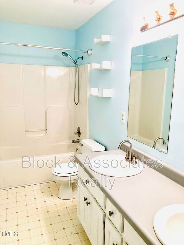Foto del edificio - 104 Wood Bend Ct