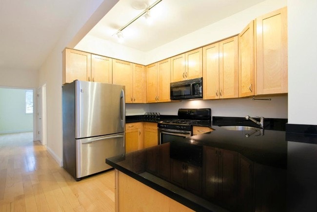 Building Photo - 330 Bergen St