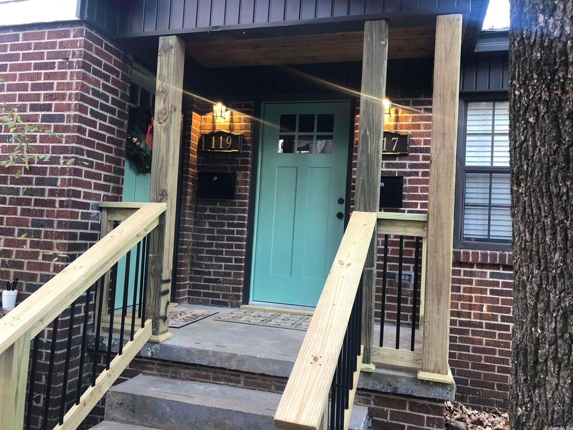 Primary Photo - 117 Crestview Dr