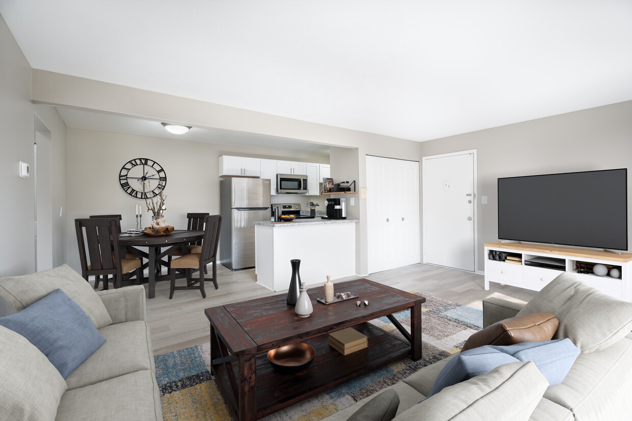 Woodland Gardens Apartments in Royal Oak, MI