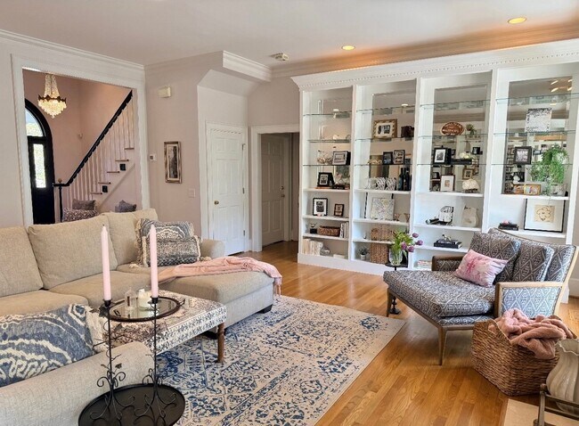 Building Photo - 2115 Ascott Pl