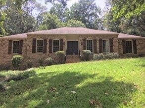 Building Photo - 3414 N River Rd