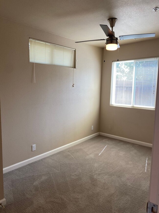 Building Photo - 1 Bedroom HOME  in Downtown Davis