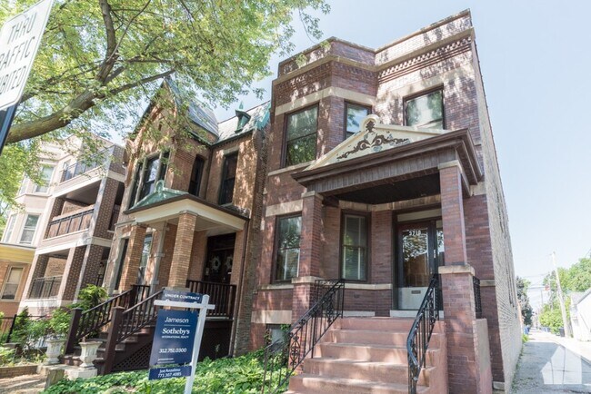 Foto del edificio - 3710 N Damen Ave