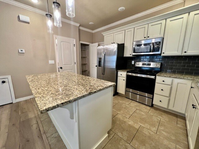 Foto del edificio - 892 W Hughes St