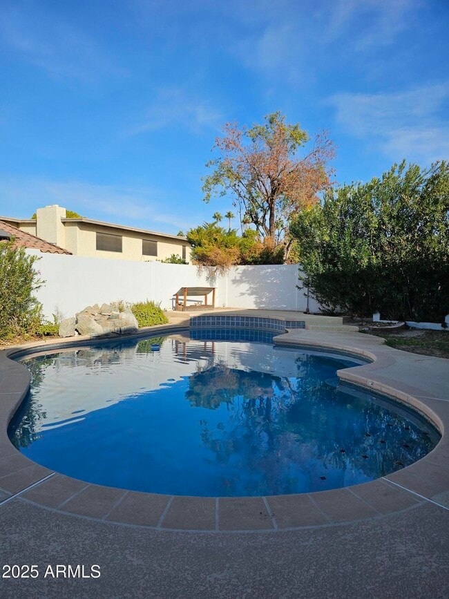 Building Photo - 1514 E Weathervane Ln