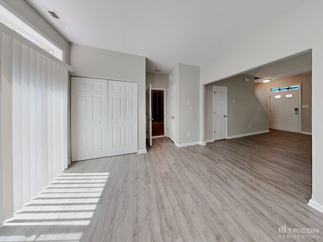 Foto del edificio - 2820 Oasis Ln