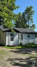 Building Photo - 314 Clarkston Rd