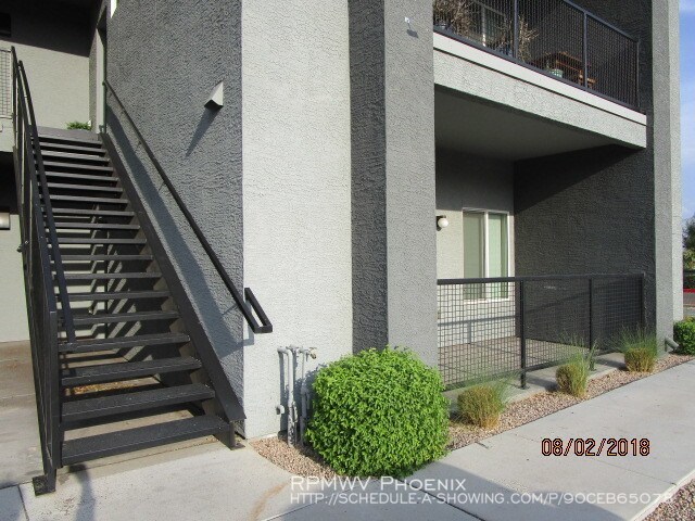 Building Photo - 2525 E Siesta Ln