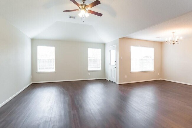 Foto del edificio - 9808 Woodhollow Dr