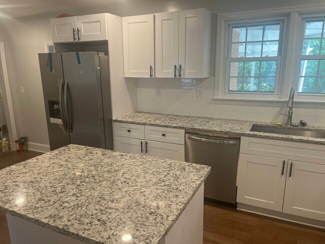 Foto del edificio - 3333 Gilmer Ave