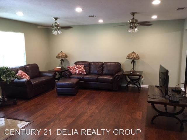 Building Photo - 3 br, 2 bath House - 2213 Angus St.