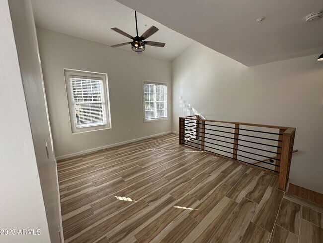 Building Photo - 1345 S Owl Dr
