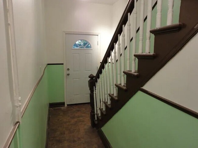 Foto del edificio - 48 S 12th St