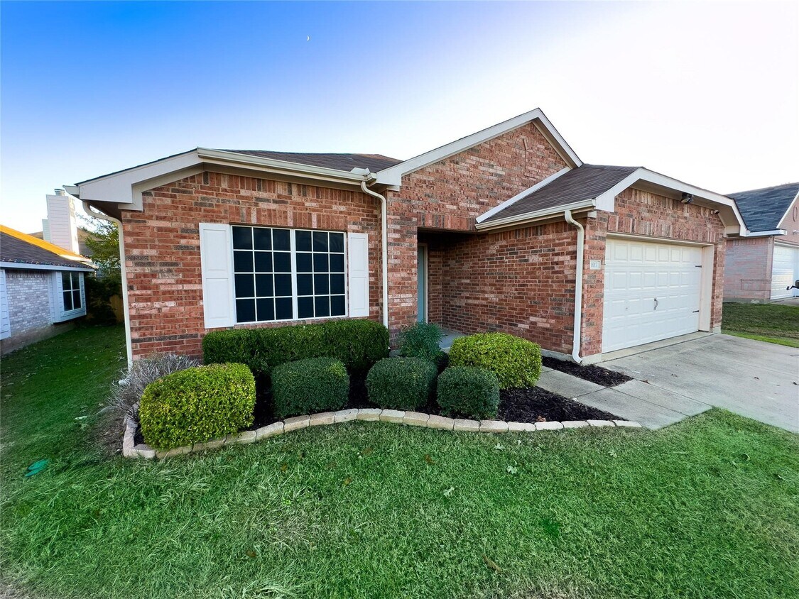 1017 Grand National Blvd, Fort Worth, TX 76179 House for Rent in Fort