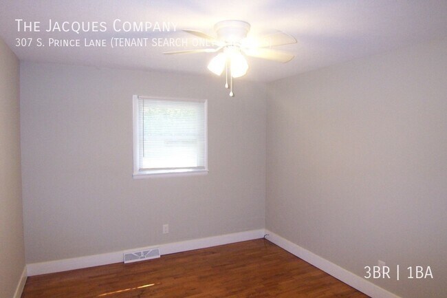 Building Photo - Very Clean Up to Date 3 Bedroom 1 Bath Hom...