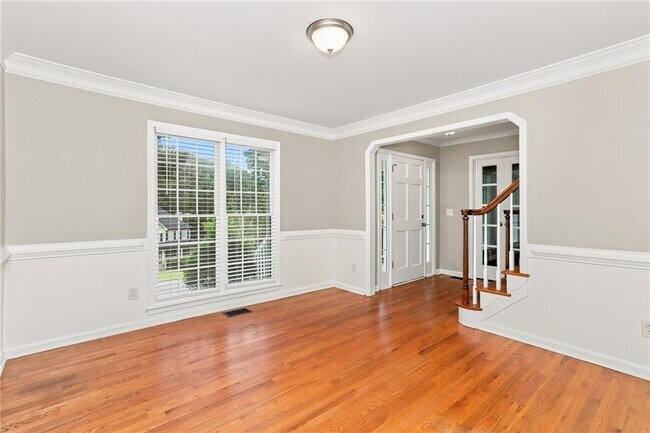 Building Photo - 318 Magnolia Dr