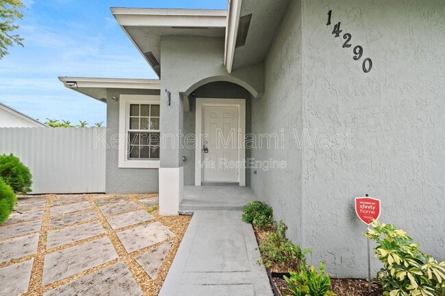 Foto del edificio - 14290 SW 287th St