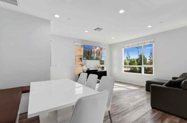 Foto del edificio - 2884 N Glassell St