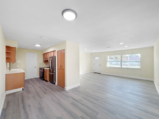 Building Photo - 9814 110th Ln N