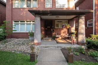 Building Photo - 557 Braddock Ave